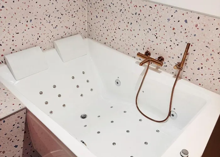 Apartman L'intimiste - Cocon A Deux - Sauna, Balneo & Cine